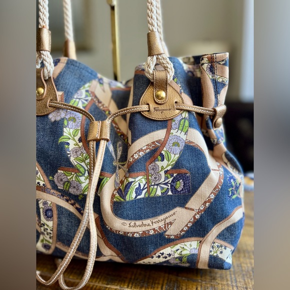 Salvatore Ferragamo Gancini Floral Print Denim Shoulder Bag - Picture 5 of 6
